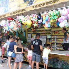 Buntes Treiben auf dem Kerweplatz