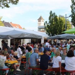 Gäste auf dem Festplatz