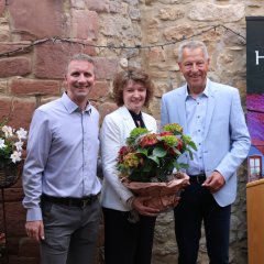 Eltern der künftigen Weingräfin mit Bürgermeister Klaus Wagner